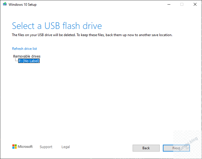 Chọn ổ đĩa USB từ danh sách Removable drives